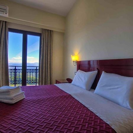 Hotel Isaraiko Spiti Agia Theodora Isaris Eksteriør billede