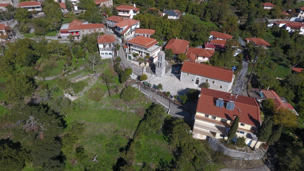 Hotel Isaraiko Spiti Agia Theodora Isaris Eksteriør billede