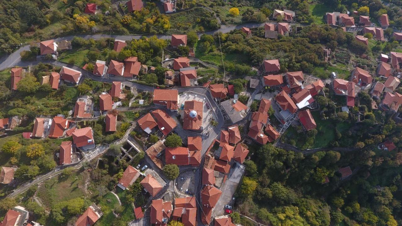 Hotel Isaraiko Spiti Agia Theodora Isaris Eksteriør billede