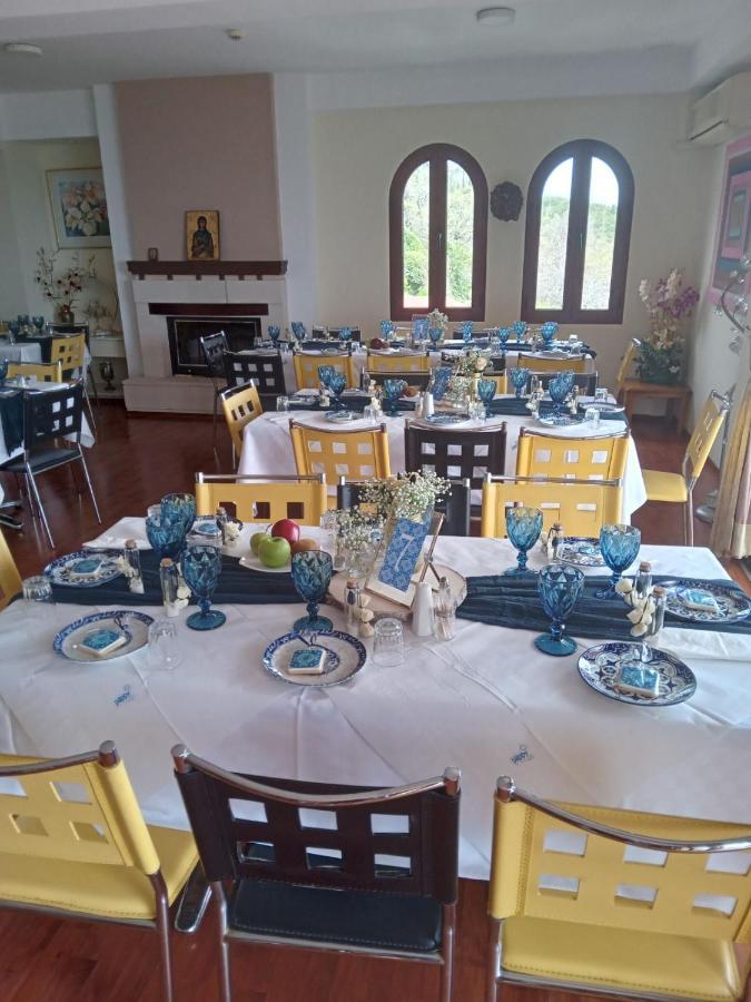 Hotel Isaraiko Spiti Agia Theodora Isaris Eksteriør billede